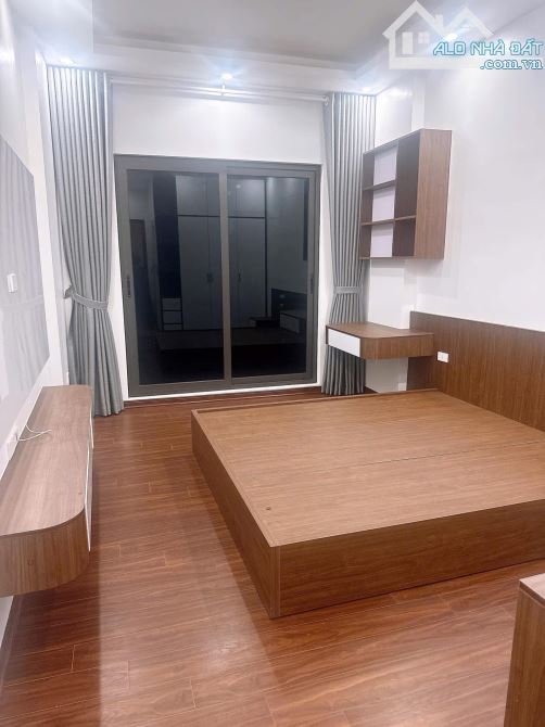 NHÀ 5 TẦNG, GẦN TRƯỜNG CHUYÊN NGUYỄN HUỆ - HÀ ĐÔNG, ĐT 30M2, MT 3.4M, GIÁ 6.7 TỶ - 4