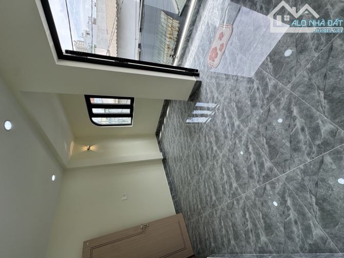 NHÀ MỚI TOANH 3 TẦNG - NỘI THẤT CAO CẤP - ĐƯỜNG THÔNG XE TẢi- NGAY BÀ HOM THÔNG TÂN HOÀ ĐÔ - 4