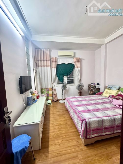 BÁN NHÀ TÂY SƠN ĐỐNG ĐA 40m 5Tầng Mt 3.7m GIÁ 12.8 TỶ PHÂN LÔ Ô TÔ TRÁNH KINH DOANH. - 4
