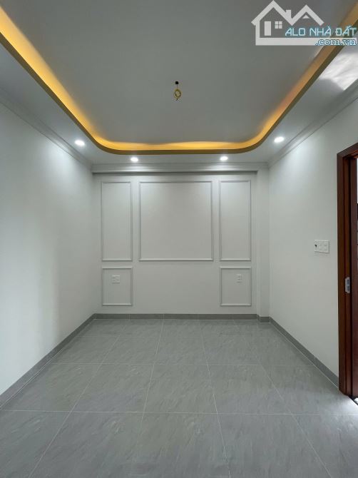 Bán nhà mới xây 3 tầng ĐƯỜNG 40 Hiệp Bình Chánh Tp Thủ Đức có vỉa hè Đường 7M - 4