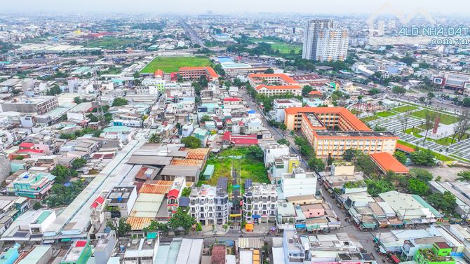 CĐT Nhà bán khu compound mặt tiền 3 lầu DTSD gần 300m2 sát chợ Bà Hom cũ - Tỉnh Lộ 10 - 4