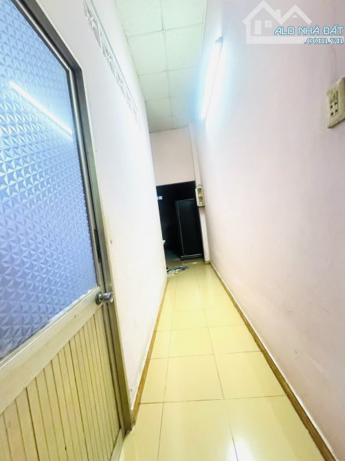 Bán Nhà Tân chánh Hiệp  Q12 - 68M2 (4 x17 ) -Cấp 4- Hẻm Xe Hơi -  Chỉ 3,43 Tỷ. - 4