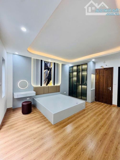 HÀNG HIẾM- PHỐ TRẦN KHÁT CHÂN-NHÀ ĐẸP LÔ GÓC-6 TẦNG THANG MÁY-40M2-NHỈNH 13 TỈ - 4