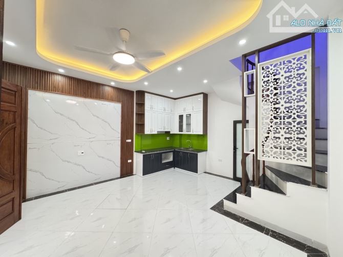 Bán nhà Ngô Gia Tự, Long Biên: 32m2, 5 tầng, hơn 5 tỷ, ở ngay, ô tô, full đồ, ngõ thông - 4