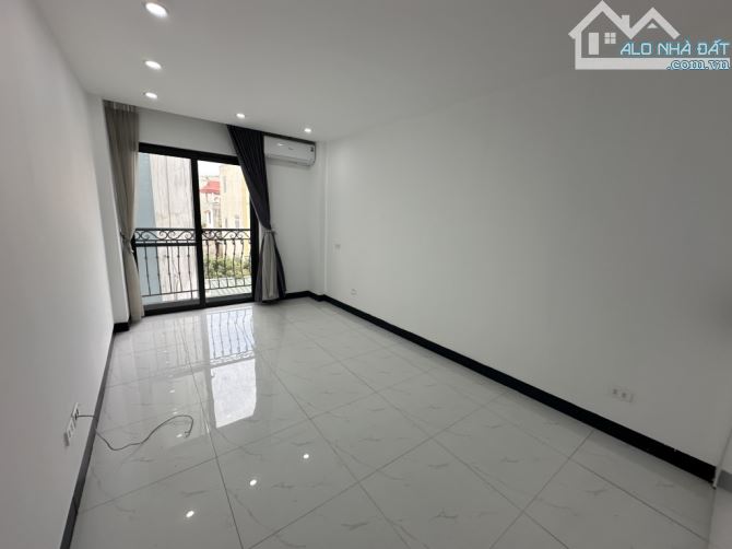 BÁN NHÀ ĐẸP HỒ TÙNG MẬU.DT 42M .5 TẦNG KINH DOANH Ô TÔ VÀO NHÀ.GIÁ NHỈNH 6TỶ - 4