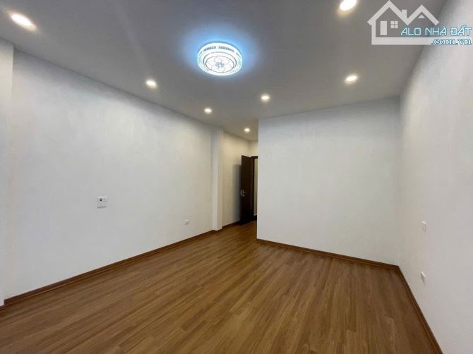 Bán Nhà Xây Mới Lạc Long Quân DT 35m2 × 5 Tầng Full Nội Thất Cao Cấp Ngõ Rộng Giá Rẻ - 4