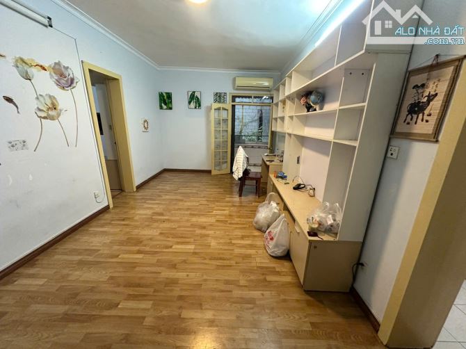 Cho thuê tập thể tầng 4 phố Lê Thánh Tông, gần nhà Hát Lớn - 4