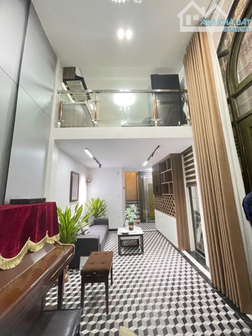 Bán nhà Tây Sơn 10m ra phố ngõ thông thoáng mặt tiền rộng full nội thất cao cấp thiết kế - 4