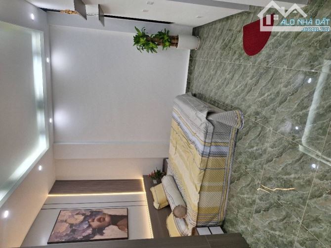 Bán Nhà Ngõ 523 Minh Khai - 50m RA Ô TÔ TRÁNH - 30/38m2 - FULL ĐỒ XỊN MỊN. - 4