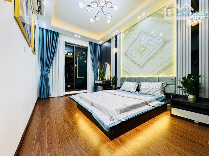 Hiếm! Nhà Nguyễn Văn Huyên, ô tô đỗ cửa, 50m ra phố, nhà đẹp dân xây, ở ngay 32m2*5T - 4