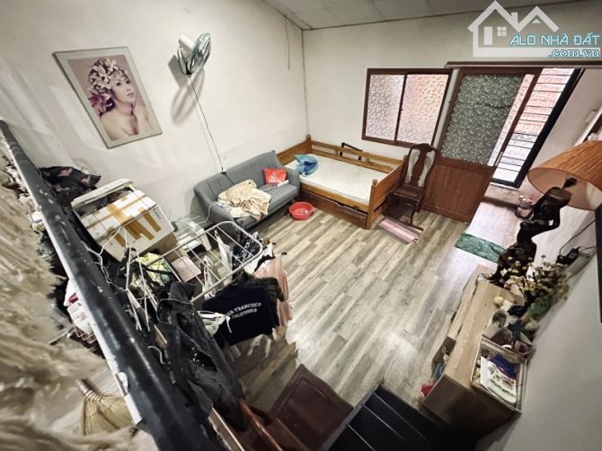 Gấp bán nhà hẻm xe hơi Quận 3 - 72m2 (4 x 18) sổ vuông - Gần mặt tiền đường Cách Mạng T8 - 4