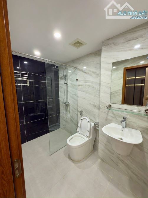 Bán Gấp Nhà Ngõ 71 Phố Hồng Tiến, Bồ Đề, 51m2, MT5m, 6 Tầng, Thang Máy, Full nội thất - 4