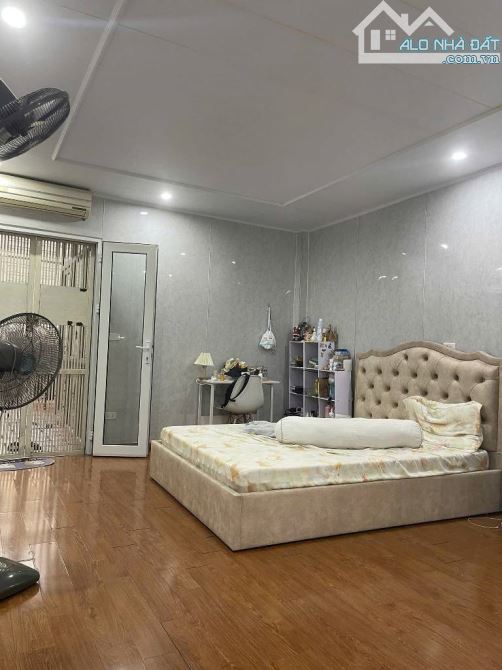 NHÀ PHỐ TÔ VĨNH DIỆN-15 M RA Ô TÔ-GẦN PHỐ-SỔ NỞ HẬU-54M2-3 TẦNG-12,4 TỶ - 4