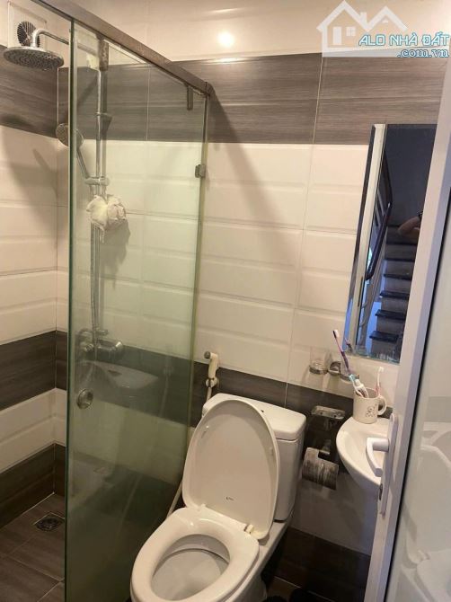 CHDV 13 phòng kK - 58m2 x 6 tầng thang máy. Ngõ to, 40m ra ô tô tránh Trung tâm Thanh Xuân - 4