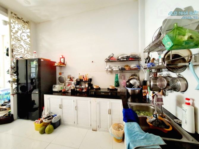 Nhà Hẻm Xe Hơi đường Lê Đình Cẩn, 96m2 ( 6 x 16 ) Cấp 4 như hình có 3PN, hoặc xây mới - 4