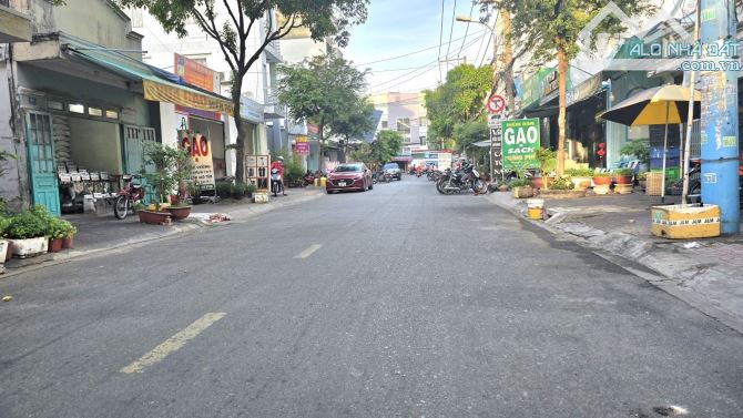 MẶT TIỀN KINH DOANH PHƯỚC BÌNH - NGAY ĐỖ XUÂN HỢP - GLOBAL CITY - 108M2 - 10.x Tỷ - 4