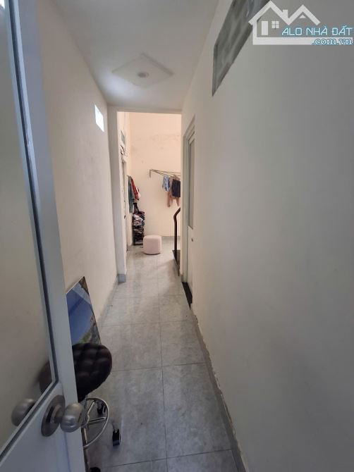 Bán nhà SR,TC, góc 2 MT, gần ngã tư Nguyễn Khuyến giá rẻ, chỉ 2 tỷ 990 - 4