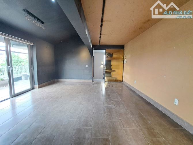 CHO THUÊ NHÀ CĂN GÓC ĐƯỜNG THẢO ĐIỀN 450M2 GIÁ 60 TRIỆU - VỊ TRÍ KINH DOANH - 4