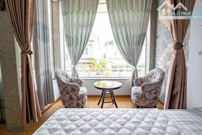 BÁN KHÁCH SẠN 7 TẦNG 15 PHÒNG MẶT TIỀN MÊ LINH, NHA TRANG CÁCH BIỂN 800M.DT 101,8M - 4