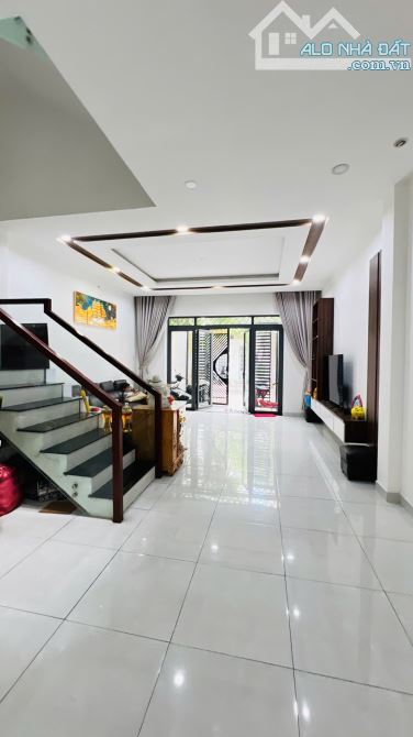 Nhỉnh 7.xx tỷ gấp bán nhà 3 tầng khu phân lô 403 Trần Thị Năm, hẻm 12m, 88m2 ngang 5.5m - 4