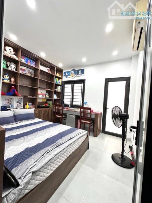 Mặt phố nhỉnh 300 triệu/m2, gara ô tô, thang máy, KD mọi loại hình, DT 78m2, MT 5m - 4