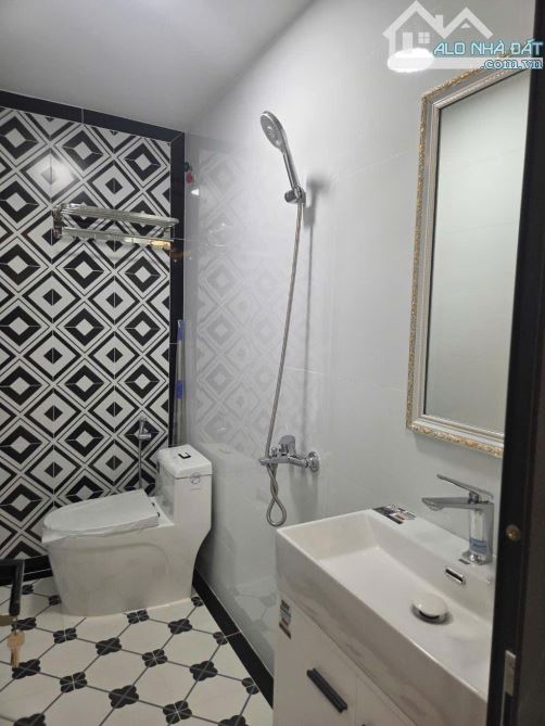 BÁN NHÀ 4 TẦNG MỚI THÍCH QUẢNG ĐỨC-FULL NỘI THẤT-3PN-HẺM RỘNG RÃI- CHỈ 6,5 TỶ - 4