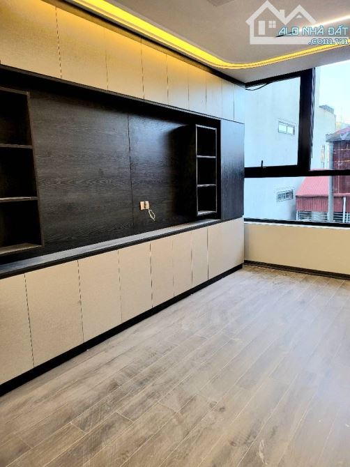 SIÊU PHẨM NGỌC THUỴ 55M2 - 8TẦNG THANG MÁY - GARA 2 OTO -NỘI THẤT SANG TRỌNG ĐẲNG CẤP 5SAO - 4