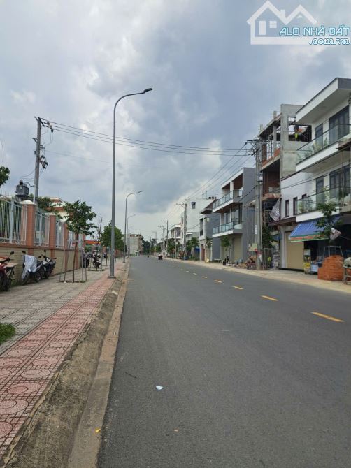 Khu TĐC Đông Hòa - TP.Dĩ An- 63m2 - Mặt tiền N1- Sổ hồng riêng - 4