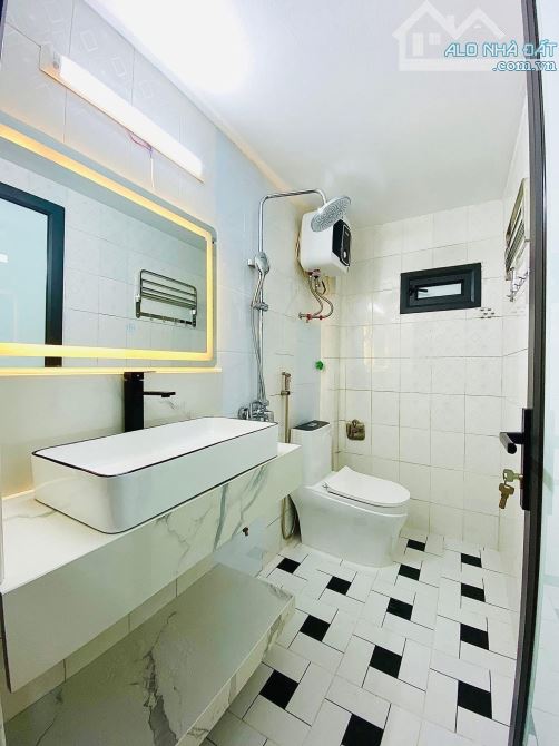 Bán nhà Thanh Xuân 44m2, 5 tầng, mới koong. Ô tô dừng đỗ cách 5m. Giá 9 tỷ - 4