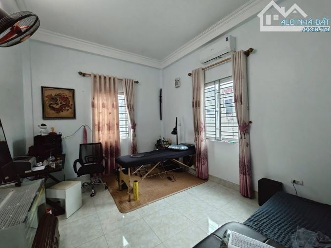 BÁN NHÀ LÔ GÓC CHIẾN THẮNG LA KHÊ, 2 THOÁNG, VỊ TRÍ ĐẸP,  NGÕ NÔNG, GẦN Ô TÔ 50M2 8,3 TỶ - 4