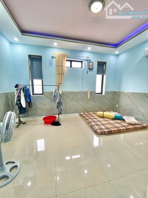 Nhà 3 tầng đường Nguyễn Văn Quá, diện tích 5,2m ❌ 13m 💰5.99Tỷ - 4