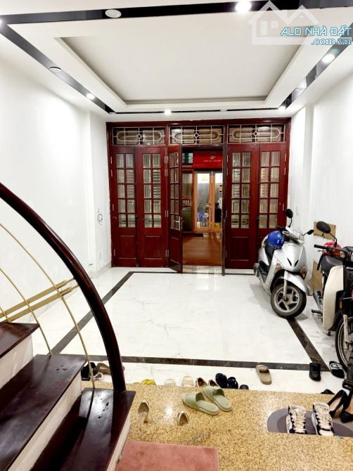 CHỦ BÁN GẤP phân lô phố Khuất Duy Tiến, Thanh Xuân 55m MT4,1 GARA 2 Ô TÔ tránh 2 THOÁNG - 4