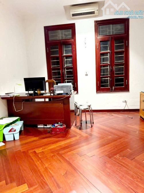 Liền kề phố Khuất Duy Tiến Quận Thanh Xuân (ngay ngã 4 Khuất Duy Tiến - Tố Hữu) diện tích - 4