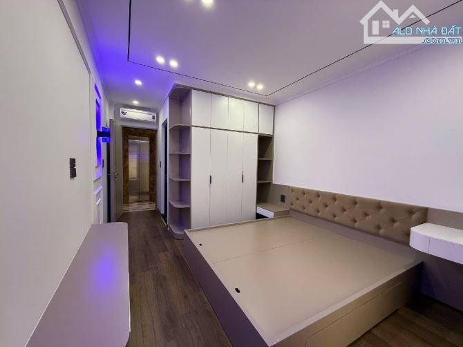 Bán nhà phố Ngọc Thụy 39m2- 6 tầng- 8.9 tỷ, thang máy, gần ô tô, đường Hồng Tiến - 4