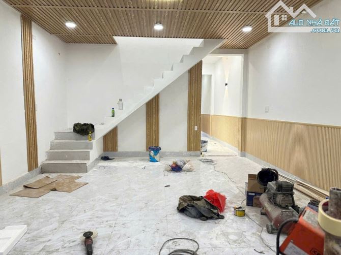 BÁN NHÀ MẶT TIỀN ĐƯỜNG NGUYỄN THỊ TỒN. Ngay Cổng Cty Pouchen - 4