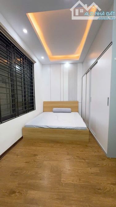 SIÊU PHẨM TT CẦU GIẤY NHÀ ĐẸP Ở NGAY  FULL NỘI THẤT 50m 6 TẦNG 10.5 TỶ THOÁNG TRƯỚC SAU - 4