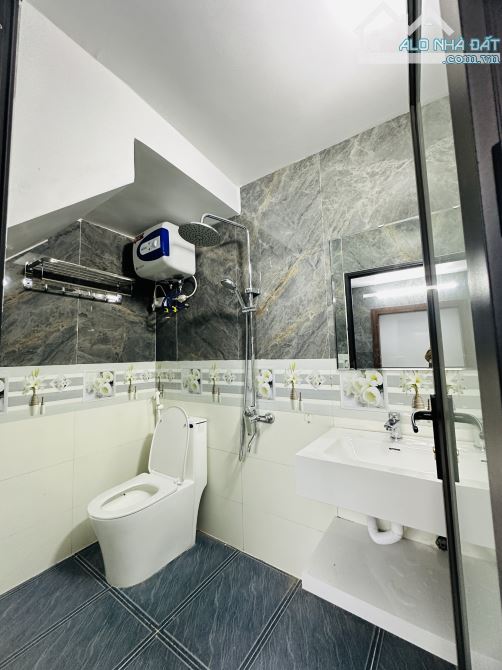 ⭐️1.7 tỷ-ĐỘC LẬP SÂN CỔNG VÂN TRA-AN ĐỒNG-GẦN ĐƯỜNG MÁNG NƯỚC-đường 208 ✔Công năng: 2 phòn - 4
