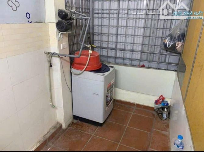 Cho thuê nhà ngõ 127 Hào Nam, Ô Chợ Dừa, Đống Đa. Dt 40m x 3 tầng, giá 9tr - 4
