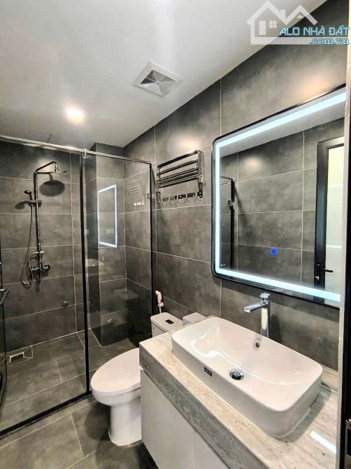 BÁN NHÀ HOA LƯ LÊ ĐẠI HÀNH GẦN VINCOM BÀ TRIỆU - 40M 5T MT 4.5M - NGÕ THÔNG NHÀ MỚI ĐẸP - 4