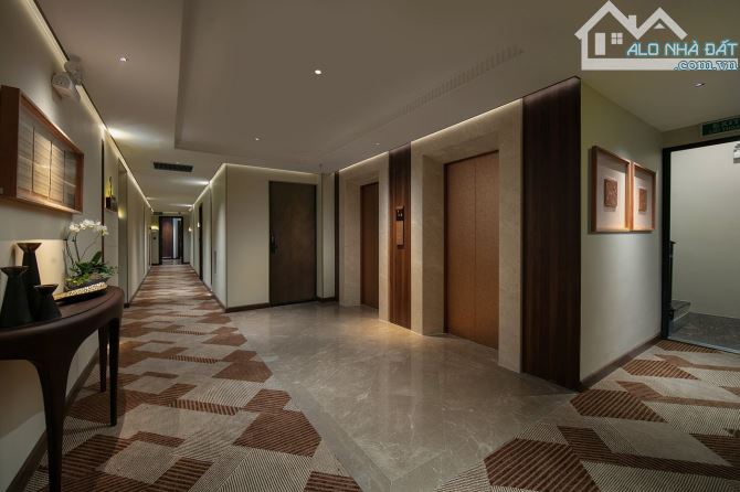 Chủ ngộp Bank giảm 100 tỷ - Khách sạn 5* Phố Cổ - 560m2 - 11 tầng - MT 25m - 1680 tỷ