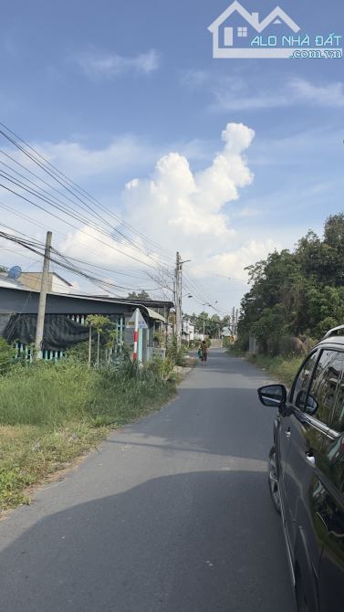 Ngay ủy ban xã bến cầu ,718m 2 , shr , đã có đất ở,  đường  Bêtông 6 m , - 5