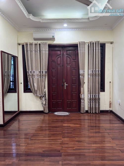 Bán nhà 63 Lê Đức Thọ - 5T x 37M - dân xây, ô tô tránh, sổ nở hậu - 8,5 tỷ - 5