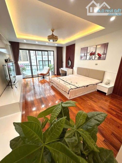 ĐẤU GIÁ THẠCH BÀN - VỈA HÈ - Ô TÔ TRÁNH - 7 TẦNG THANG MÁY - KINH DOANH - VP CÔNG TY - 5
