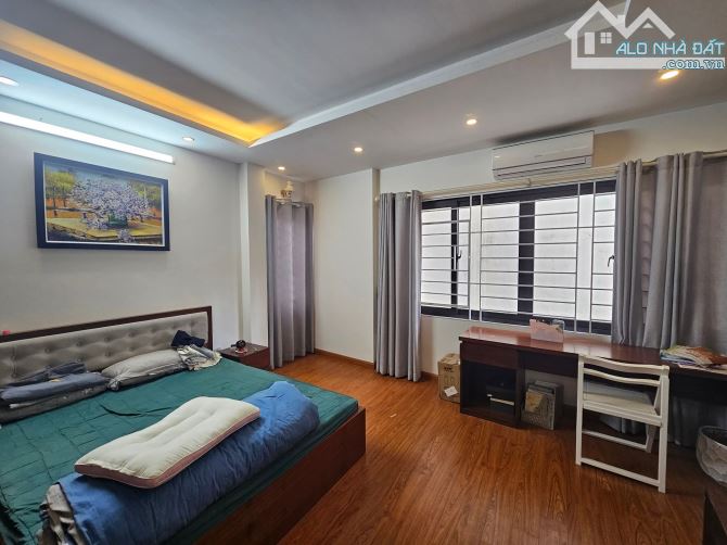 NHÀ ĐẸP NGÕ 10 LÁNG HẠ - GẦN PHỐ - CÁCH Ô TÔ 20M - DT 32M², 5 TẦNG, MT 5M. CHỈ 9.5 TỶ. - 5
