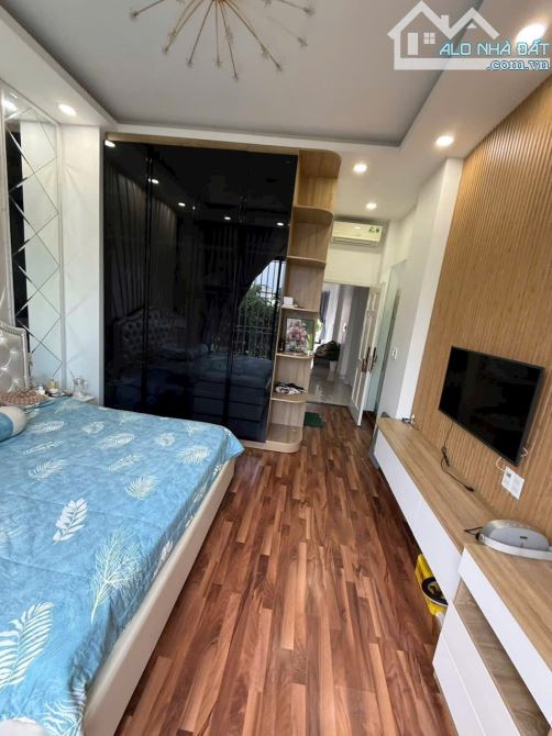 Bán Nhà 1 Trệt 2 Lầu ngay Giáo Xứ Thuận Hoà P. Tân Phong - Cách đường Nguyễn Ái Quốc 300M - 5