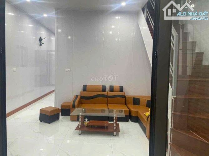 Cho thuê nhà nguyên căn Quang trung - Hà Đông, DT 50m2, 3 ngủ, full nội thất. Giá 11 Triệu - 5