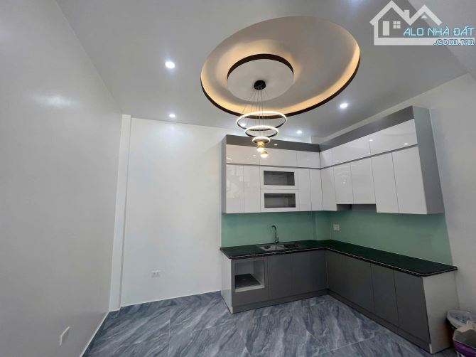 DUY NHẤT CĂN nhà 3,5 tầng  Sở Dầu-Hồng Bàng giá siêu hấp dẫn chỉ 3,x tỷ - 5