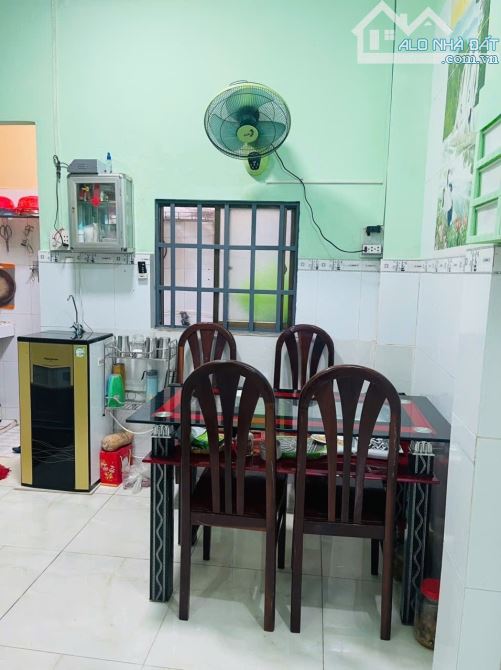 Bán nhà Quận 8 (3.9m x 13m) 51m2 - hẻm ba gác - SHR - chỉ 4 tỷ - 5