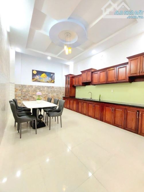BÁN nhà  MT hẻm 12m có vỉa hè rộng- 3 Tầng BTCT - Ngay Hiệp Thành City - 5