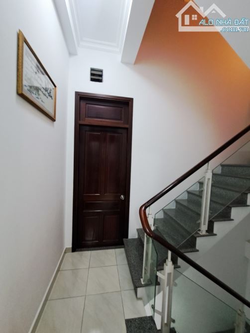 BÁN NHÀ HẺM 8M - BÌNH TRỊ ĐÔNG - BÌNH TÂN - 70M2 (4M x 18M) 4 TẦNG BTCT - GIÁ 7.x TỶ - 5